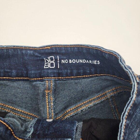 NO BOUNDARIES SZ 11 Juniors Hi Rise Destructed Jean Shorts Button Fly Cut Off - Picture 4 of 10